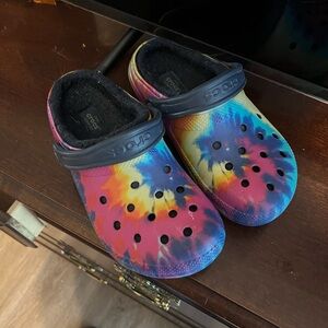 The dye fuzzy crocs